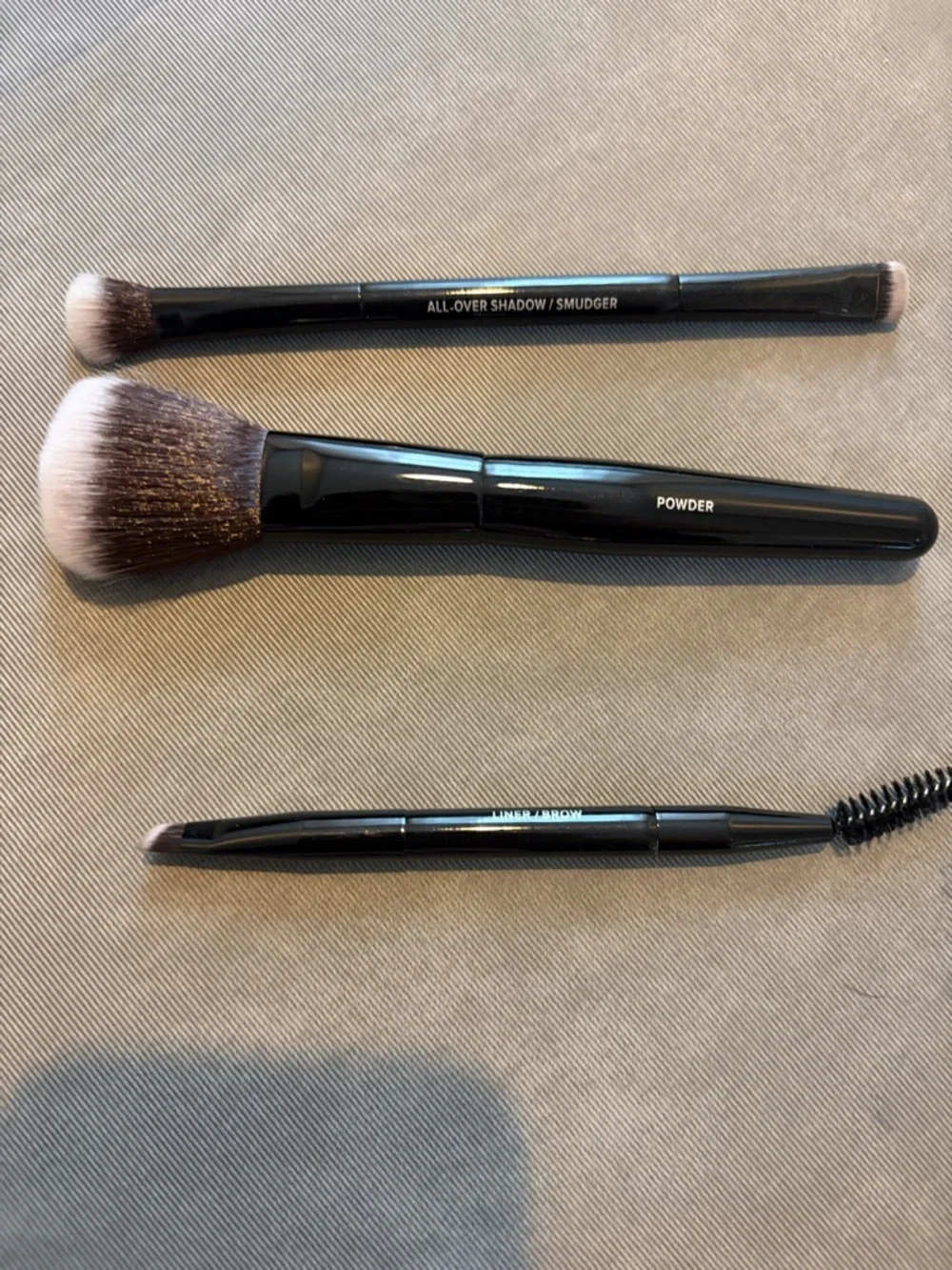 IT Cosmetics Black Travel Brush Set with Pouch - Picture 3 of 4